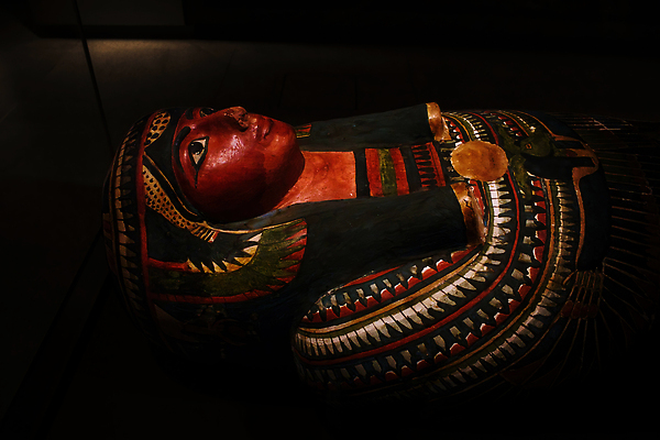 포토 JPG 해외이미지 여자 종교 문화 얼굴 백그라운드 유적 유리 영국 이집트 사람없음 목재 장식 가로 컬러풀 검은색 어둠 전시 무덤 사찰 화려 그리기 역사 닫기 신비 수집 캐비닛 전시회 심볼 묘사 박물관 거짓말 고고학 미라 해외202309 해외포토 나무 전통 교육 유럽 컬러 컨셉 재료 종교건축 모션 아프리카 재질 사람 신체부위 사물함 파일형식