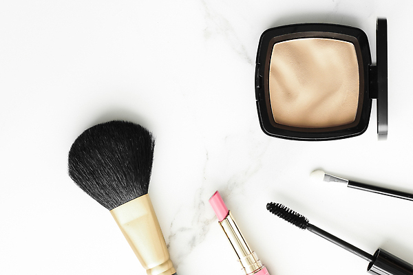 포토 JPG 해외이미지 백그라운드 사람없음 립스틱 고급 마스카라 대리석 메이크업브러쉬 파운데이션 해외202309 해외포토 컨셉 재료 화장품 붓 파일형식