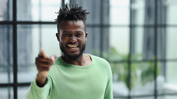 포토 JPG 해외이미지 백인 직업 손 응시 남자 행복 흑인 백그라운드 비즈니스 손가락 성공 고글 한명 사람 성인 카메라 표현 최고 업무 비즈니스맨 자신감 그룹 선택 시원함 방향 종업원 경영자 정리 팔 보여주기 포인트 의심 경영 고립 심각 정중 해외202309 해외포토 서양인 1 시선 감정 컨셉 모션 신체부위 금융 전자제품 작업 직장인 리더 파일형식