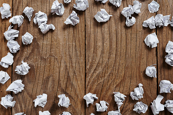 포토 JPG 해외이미지 종이 백그라운드 탁자 사람없음 공백 구김 종이뭉치 카피스페이스 해외202309 해외포토 가구 모션 뭉치 파일형식