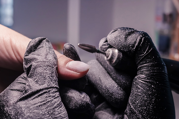 포토 JPG 해외이미지 직업 손 디자인 장갑 손가락 휴식 실내 사람없음 뷰티 상점 스파 기계 터치 기구 공구 램프 붓 고급 손톱 미용사 피부 테라피 주인 순서 니스 돌봄 방법 위생관리 스타일 해외202309 해외포토 잡화 컨셉 모션 조명 관리 내부 신체부위 도구 파일형식