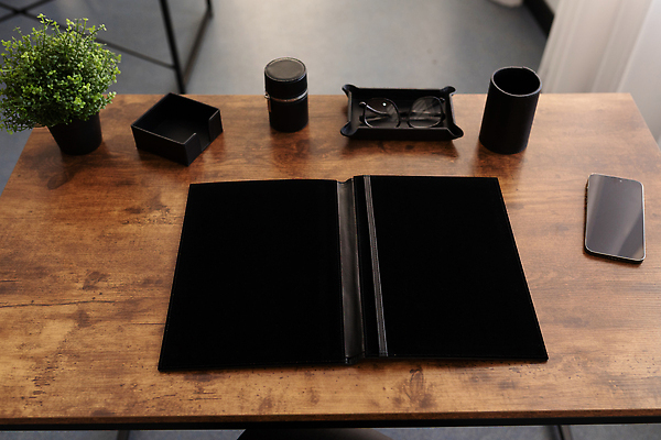 포토 JPG 해외이미지 디자인 종이 커피 백그라운드 컨셉 인터넷 비즈니스 탁자 주택 직장 사람없음 내부 목재 컵 노트북 컴퓨터 사무실 연필 펜 우주 디지털 모니터 검은색 쪽지 공책 공백 머그컵 흰색 키보드 도시 업무 작업실 정상 쥐 디자이너 책상 오브젝트 항공촬영 스타일 카피스페이스 비어있는 해외202309 해외포토 나무 직업 식기 음료 뷰포인트 컬러 가구 회사 재료 문구용품 학용품 건물 전자제품 필기구 작업 설치류 파일형식