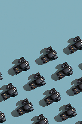 포토 JPG 해외이미지 백그라운드 컨셉 패턴 텍스트 관리 창조 그림자 미술 사람없음 세로 초록색 파란색 세트 카메라 사진촬영 어둠 장비 수집 사진사 오브젝트 구성 플랫레이 카피스페이스 해외202309 해외포토 컬러 무늬 문화예술 전자제품 촬영 공백 플랫 작가 파일형식