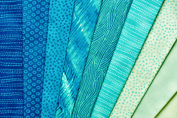 포토 JPG 해외이미지 조각 패턴 사람없음 파란색 컬러풀 직물 면 조직 바느질 천 질감 퀼트 핸드메이드 해외202309 해외포토 컬러 무늬 파일형식