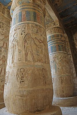 포토 JPG 해외이미지 디자인 종교 문화 벽 조각 여행 건축양식 텍스트 이집트 미술 사람없음 건물 교회 골동품 바위 기둥 사찰 역사 재산 땅 폐허 질감 대리석 목각 천연기념물 랜드마크 상형문자 숭배 옛날 파라오 화강암 스타일 해외202309 해외포토 문자 건축물 건축 재료 종교건축 아프리카 문화예술 금융 암석 돌_바위 파일형식