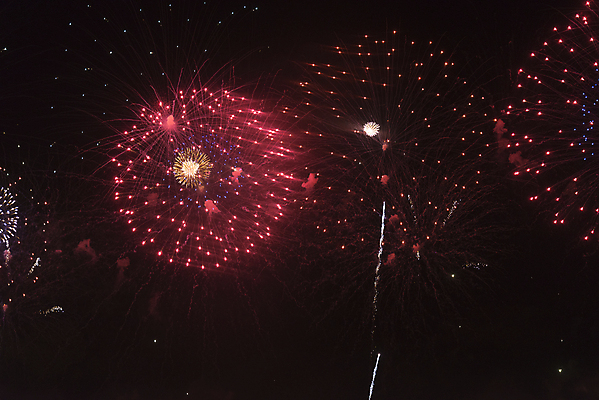 포토 JPG 해외이미지 백그라운드 밤하늘 폭죽 불꽃놀이 이벤트 사람없음 야외 빛 반짝임 축제 발광 해외202309 해외포토 모션 놀이 하늘 야간 파일형식