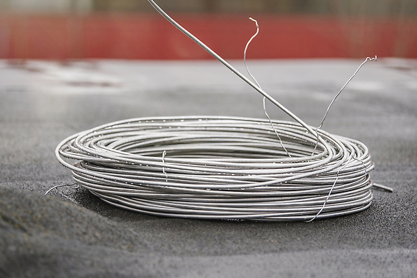 포토 JPG 해외이미지 산업 선 백그라운드 건축양식 하늘 지붕 주택 안전 사람없음 야외 건물 금속 손상 장비 에너지 보호 연결 번개 옥상 순환 철사 볼트 시스템 지휘자 공학 땅바닥 설치 전압 터미널 스타일 해외202309 해외포토 건축물 교육 건축 컨셉 모션 재질 날씨 바닥 음악가 공구 파일형식