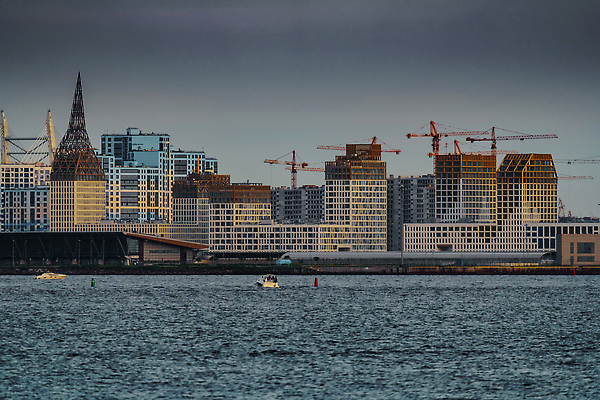 포토 JPG 해외이미지 모래 바다 섬 건축양식 부동산 새로움 아파트 주택 파노라마 풍경 해변 사람없음 건물 물 도시풍경 모래사장 탑 황혼 만 재산 고급 정상 저녁 기중기 오르기 러시아 개발 구역 땅바닥 러시아인 복잡 인공 프로젝트 해외202309 해외포토 자연요소 서양인 건축물 건축 유럽 컨셉 모션 바닥 촬영기법 금융 일몰 도시 중장비 야간 파일형식
