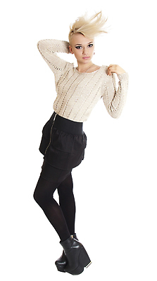 포토 JPG 해외이미지 백인 모델 1 헤어스타일 디자인 응시 드레스 여자 얼굴 컬러 실내 창조 미술 한명 사람 성인 세로 빛 뷰티 갈색 유행 검은색 흰색 표현 가운 화려 고급 우아함 피부 어깨 슛 고립 스타일 완전 해외202309 해외포토 서양인 시선 옷 컨셉 문화예술 내부 신체부위 파일형식