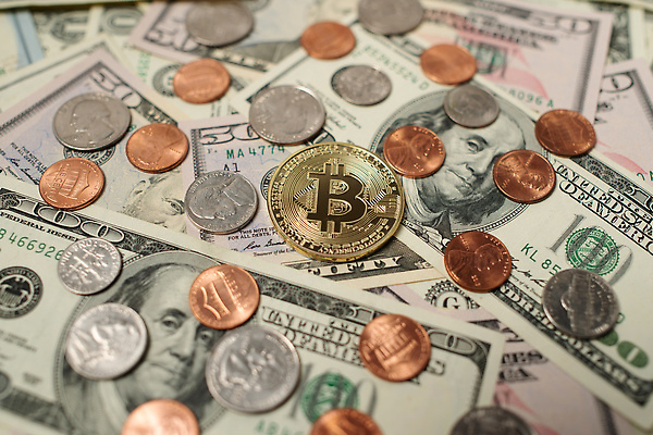 포토 JPG 해외이미지 백그라운드 컨셉 지폐 돈 인터넷 비즈니스 성공 사람없음 금융 경제 달러 디지털 동전 저축 유로 성장 시장 재산 황금 암호 구매 주식 발굴 심볼 사인 무역 투자 상업 전자 토막 계산서 매각 가상 해외202309 해외포토 산업 쇼핑 파일형식