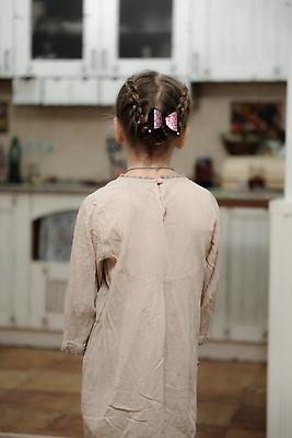 포토 JPG 해외이미지 유럽 선 여행 백그라운드 건축양식 하늘 조명 한명 풍경 야외 건물 물 파란색 빛 강 도시풍경 조각상 반사 노란색 놀람 새벽 도시 고속도로 역사 도심 야간 저녁 타운 천연기념물 랜드마크 수도권 우크라이나 콘크리트 해외202309 해외포토 자연요소 1 건축물 건축 감정 나라 도로 컬러 표정 사람 조형물 지역 파일형식