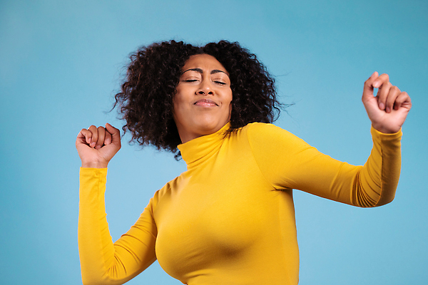 포토 JPG 해외이미지 백인 모델 라이프스타일 긴머리 행복 감정 유럽 얼굴 음악 백그라운드 신체 갈색머리 실내 사랑 한명 사람 성인 빛 뷰티 유행 카메라 공연 댄서 자유 표현 춤 화려 우아함 시원함 클럽 코믹 스타일 힙스터 슬로모션 해외202309 해외포토 서양인 직업 1 헤어스타일 패션 나라 컨셉 문화예술 촬영기법 이벤트 내부 생활 신체부위 전자제품 파일형식