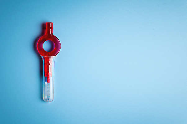 포토 JPG 해외이미지 사람없음 청결 공백 파란배경 위생관리 치간칫솔 해외202309 해외포토 백그라운드 관리 파란색 위생 칫솔 파일형식