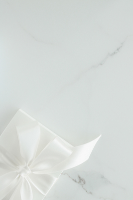 포토 JPG 해외이미지 리본 포장 사람없음 선물상자 한개 흰색 오브젝트 대리석 해외202309 해외포토 1 컬러 재료 선물 상자 파일형식