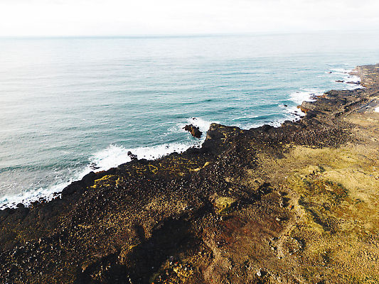 포토 JPG 해외이미지 구름 유럽 파도 바다 컬러 섬 여행 백그라운드 자연 날씨 산 아이슬란드 풍경 사람없음 야외 뷰티 환경 검은색 어둠 회색 추위 바위 만 위험 망토 북극 빙하 폭풍 북쪽 대서양 내추럴 감탄 스칸디나비아 폭풍우 해외202309 해외포토 자연요소 나라 컨셉 돌_바위 비_날씨 자연재해 극지방 방향 생태계 파일형식