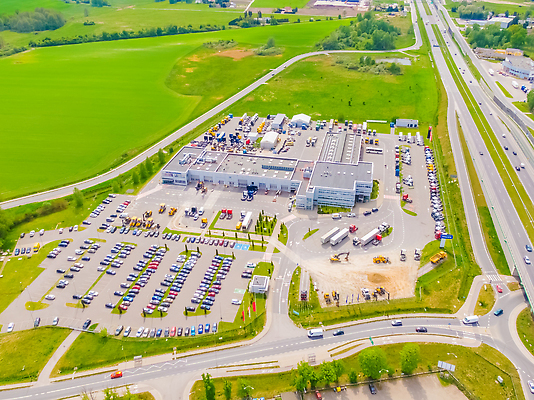 포토 JPG 해외이미지 산업 도로 여행 컨셉 밭 비즈니스 교통시설 자동차 안테나 사람없음 컬러풀 일몰 운전 트럭 화물 도시 고속도로 역 상품 정상 컨테이너 창고 상업 수납 짐차 무거움 트레일러 물류 항공촬영 드론 분배 터미널 공급 많음 해외202309 해외포토 길 육상교통 뷰포인트 컬러 교통 농업 통신 모션 노을 운송업 무게 시설 파일형식