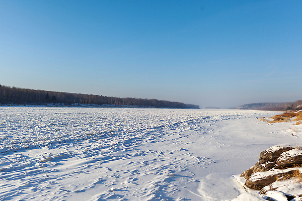포토 JPG 해외이미지 나무 계절 공원 호수 여행 백그라운드 크리스마스 겨울 자연 하늘 아침 낚시 날씨 휴가 산 사람없음 목재 물 파란색 빛 강 뷰티 환경 계곡 냉동 얼음 하이킹 추위 흰색 연못 소나무 개울 숲 언덕 서리 장면 눈내림 해외202309 해외포토 주간 자연요소 식물 공공시설 기념일 컬러 재료 레저 눈_날씨 생태계 파일형식