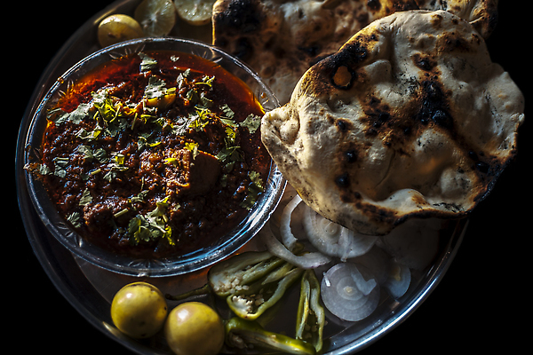 포토 JPG 해외이미지 빵 염소 기념 요리 동양인 사람없음 식당 저녁식사 치킨 소고기 튀김 고명 아침식사 인도인 피클 카레 생강 양고기 점심식사 마살라 해외202309 해외포토 외국인 음식 채소 포유류 육류 인종 상점 식사 닭고기요리 절임 파일형식