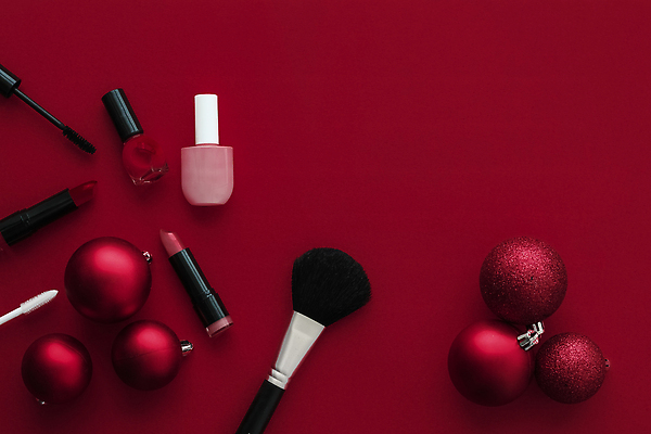 포토 JPG 해외이미지 사람없음 하이앵글 화장품 오브젝트 매니큐어 메이크업브러쉬 오너먼트 카피스페이스 버건디 해외202309 해외포토 뷰포인트 크리스마스장식 빨간색 뷰티 공백 붓 파일형식