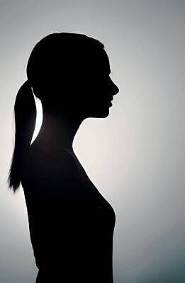 EPS 해외이미지 백인 모델 1 헤어스타일 응시 여자 남자 실루엣 얼굴 백그라운드 일러스트 실내 그림자 사람 성인 그래픽 빛 뷰티 머리 유행 검은색 어둠 흰색 우아함 입술 그림 코 윤곽 고립 스타일 벡터 해외202309 해외일러스트 서양인 시선 컬러 컨셉 촬영기법 내부 신체부위 파일형식