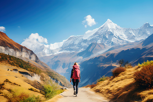 JPG 전신 구름 편집이미지 여자 길 배낭 하늘 산 한명 성인 걷기 등산 하이킹 가을 등산객 성인여자한명만 편집실사 AI포토 AI콘텐츠 자연요소 1 계절 가방 모션 레저 사람 트래킹 CG 여자한명만 성인여자만 파일형식
