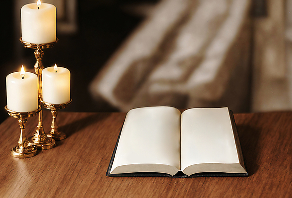 JPG 편집이미지 기독교 십자가 촛불 사람없음 성경 디지털합성 오브젝트 촛대 나무탁자 편집소스 편집실사 AI포토 AI콘텐츠 종교 초 종교용품 탁자 CG 파일형식