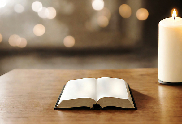 JPG 편집이미지 기독교 촛불 사람없음 성경 디지털합성 오브젝트 보케 나무탁자 편집소스 편집실사 AI포토 AI콘텐츠 종교 초 종교용품 탁자 CG 파일형식