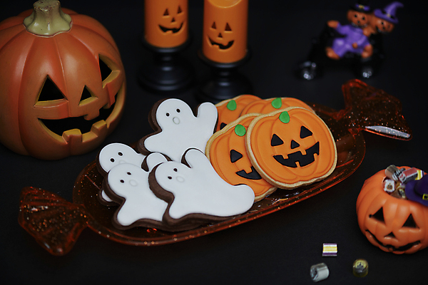 포토 JPG 스튜디오촬영 초 호박 쟁반 사탕 근접촬영 사람없음 모형 쿠키 할로윈 가을 유령 오브젝트 잭오랜턴 국내포토 계절 뷰포인트 채소 디저트 실내 파일형식