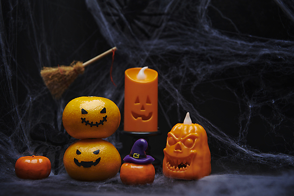 포토 JPG 스튜디오촬영 초 호박 귤 사람없음 쌓기 모형 할로윈 가을 거미줄 빗자루 오브젝트 잭오랜턴 국내포토 계절 채소 과일 모션 실내 청소도구 파일형식