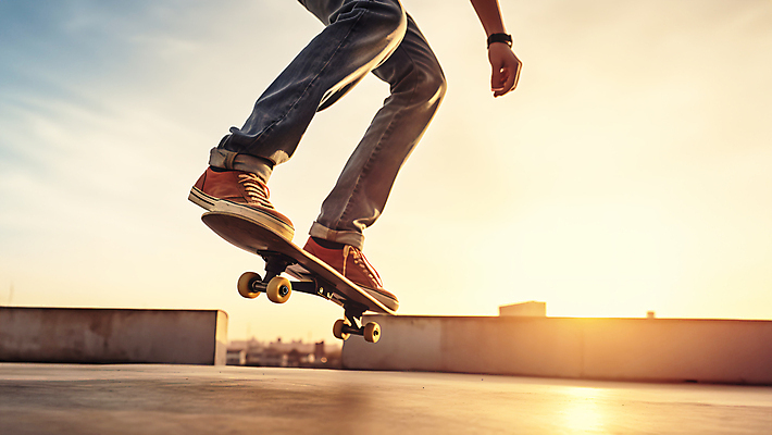 JPG 구름 편집이미지 하늘 한명 사람 풍경 성인 점프 일몰 하반신 다리 스케이트보드 성인한명만 편집실사 AI포토 AI콘텐츠 자연요소 1 모션 신체부위 노을 보드_스포츠 CG 성인만 파일형식