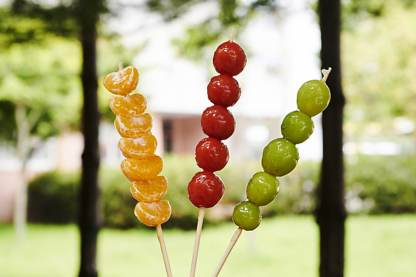 포토 JPG 방울토마토 디저트 귤 사람없음 야외 아웃포커스 꼬치 달콤 설탕 기호식품 길거리음식 탕후루 망고포도 국내포토 음식 토마토 과일 촬영기법 간식 맛 청포도 파일형식