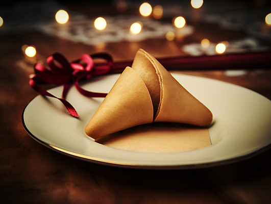 JPG 편집이미지 접시 리본 디저트 사람없음 행운 디지털합성 보케 빛망울 포춘쿠키 편집실사 AI포토 AI콘텐츠 식기 음식 컨셉 빛 쿠키 CG 파일형식