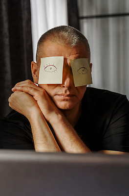 포토 JPG 해외이미지 직업 휴식 스트레스 피곤 한명 일상 고통 종업원 업무과다 야근 과로 단절 우울증 해외202310 해외포토 1 감정 컨셉 비즈니스 사람 라이프 업무 질병 파일형식