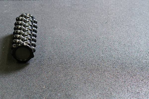 포토 JPG 해외이미지 모양 백인 스포츠 이동 신체 요가 근육 주택 실내 건강 사람 사람없음 운동 검은색 스트레칭 힘 거품 방 장비 흰색 마사지 연습 체육관 근육질 롤 롤러 체조 테라피 돌봄 실린더 필라테스 해외202310 해외포토 서양인 웰빙 컬러 컨셉 모션 내부 건물 뷰티 몸매 파일형식