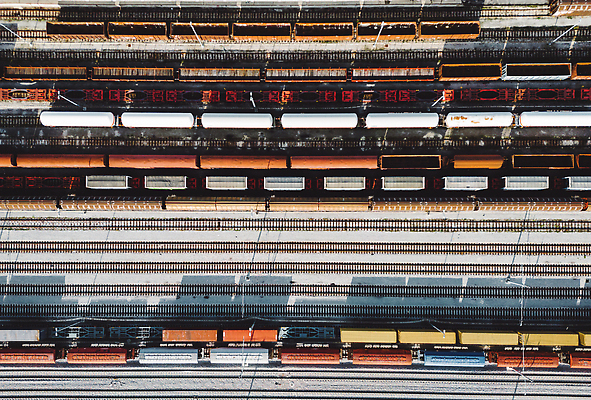 포토 JPG 해외이미지 유럽 산업 도로 선 여행 백그라운드 건축양식 교통시설 자연 하늘 사람없음 야외 건물 빨간색 탑 기찻길 기차 도시 역 트랙 승객 일반 단상 방법 선로 옛날 철강 해외202310 해외포토 건축물 건축 나라 길 육상교통 컬러 교통 대중교통 시설 생태계 파일형식