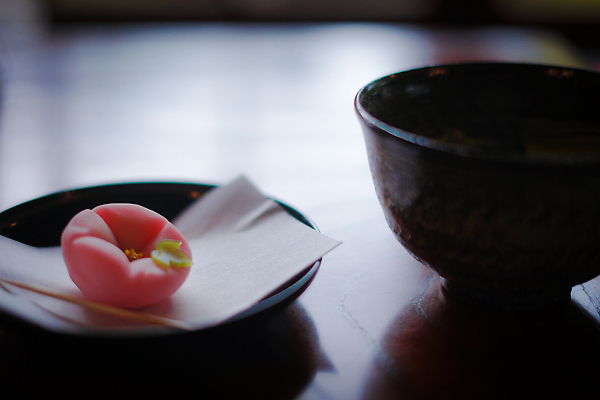 포토 JPG 해외이미지 식물 전통 음료 음식 유리 디저트 사탕 요리 사람없음 컵 초록색 갈색 과자 일본 달콤 녹차 일본음식 해외202310 해외포토 식기 아시아 컬러 재질 차_음료 맛 파일형식