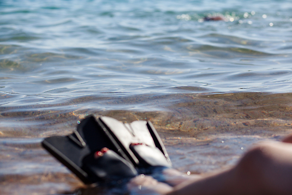 포토 JPG 해외이미지 라이프스타일 모래 스포츠 바다 여행 발 자연 휴가 휴식 가면 해변 사람없음 물 여름 파란색 우주 검은색 수중 수영 장비 젖음 물가 스노클링 씻기 휴양지 다이빙 지느러미 암초 고무 석호 해외202310 해외포토 자연요소 계절 컬러 컨셉 풍경 생활 신체부위 청결 장소 수상스포츠 생태계 수중스포츠 파일형식