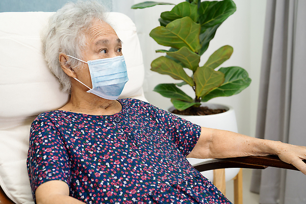 포토 JPG 해외이미지 백인 라이프스타일 응시 여자 행복 아시아 할머니 호수 의자 가족 엄마 휴식 산 건강 병원 가면 한명 앉기 동양인 야외 초록색 힘 기쁨 고통 회색 기다림 바이러스 보호 승차 은퇴 옛날 코로나바이러스 해외202310 해외포토 서양인 1 시선 노년 감정 나라 컬러 가구 컨셉 의학 관계 모션 사람 인종 생활 파일형식