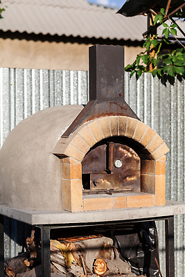 포토 JPG 해외이미지 전통 문화 음식 빵 백그라운드 토마토 불 불꽃 벽돌 치즈 피자 실내 건강 요리 사람없음 목재 빨간색 주방 식당 식사 저녁식사 이탈리아 바위 뜨거움 오븐 맛 장작 난로 굽기 삽 속도 벽난로 반죽 통나무 내추럴 점심식사 연소 모짜렐라치즈 페스츄리 피자집 화상 맛있는 해외202310 해외포토 자연요소 나무 유럽 컬러 컨셉 채소 재료 유제품 패스트푸드 서양음식 내부 상점 가전제품 돌_바위 상처 난방기 구이 파일형식