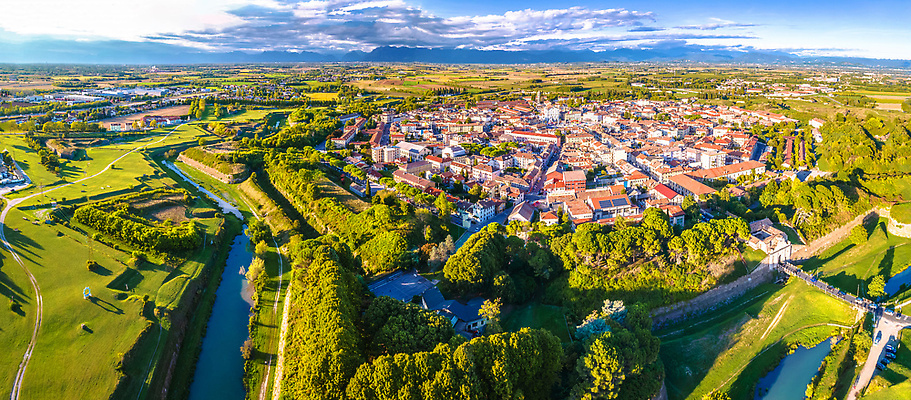 포토 JPG 해외이미지 구름 별 벽 건축양식 하늘 벽돌 안테나 사람없음 초록색 파란색 이탈리아 골동품 바위 도시 벙커 성 방어 수비 역사 재산 땅 지중해 군용 전쟁 베네치아 타운 병정 강화 랜드마크 해외202310 해외포토 자연요소 건축물 건축 유럽 바다 컬러 통신 모션 골프장 군대 어류 금융 돌_바위 파일형식