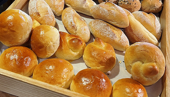 포토 JPG 해외이미지 음식 빵 백그라운드 패턴 공 휴가 요리 사람없음 목재 빛 갈색 주방 식사 저녁식사 카페 빵집 흰색 원형 황금 닫기 달콤 맛 아침식사 작음 두루마리 밀 굽기 만들기 밀가루 부드러움 통조림 점심식사 곰팡이 미니 이스트 해외202310 해외포토 도형 나무 컬러 컨셉 무늬 재료 모션 곡류 상점 감각 크기 가루 구이 파일형식