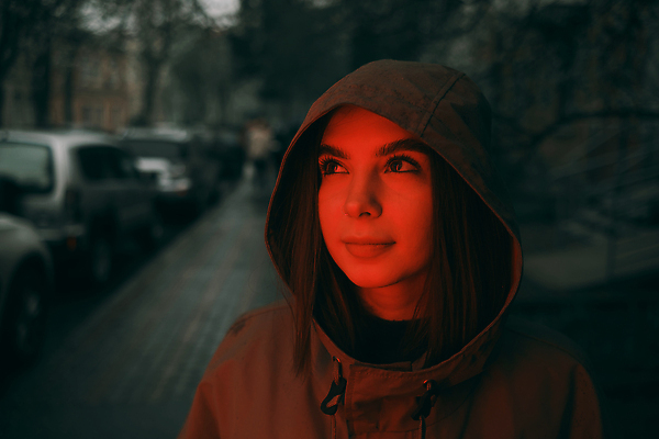 포토 JPG 해외이미지 계절 공원 여자 행복 얼굴 자연 날씨 한명 물 젖음 자유 코트 빗방울 폭풍 무료 슬로모션 해외202310 해외포토 자연요소 1 공공시설 감정 컨셉 촬영기법 사람 신체부위 외투 비_날씨 생태계 파일형식