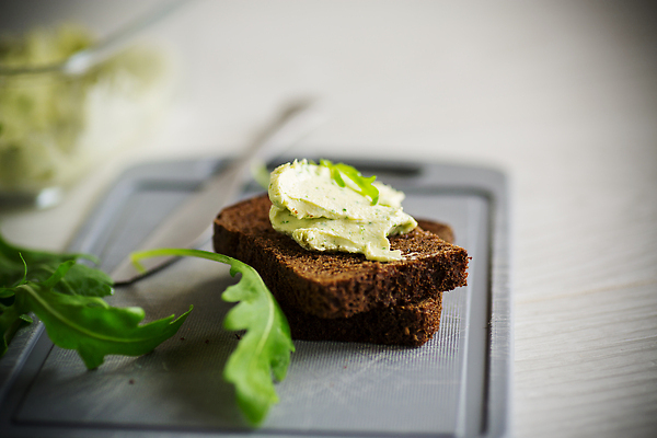 포토 JPG 해외이미지 음식 빵 조각 백그라운드 잎 다이어트 채소 재료 탁자 아침 치즈 파스타 파슬리 샌드위치 건강 마늘 요리 사람없음 목재 초록색 계란 식사 저녁식사 어둠 봄 펼침 튀김 흰색 시골 신선 아침식사 속도 유기농 시골집 토스트 버터 점심식사 딜 루꼴라 채식주의자 핸드메이드 그리너리 비건 맛있는 해외202310 해외포토 주간 나무 식물 웰빙 계절 컬러 가구 모션 유제품 주택 서양음식 알 채식 파일형식 트랜드컬러