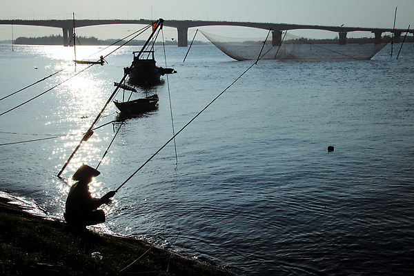 포토 JPG 해외이미지 직업 라이프스타일 실루엣 아시아 문화 낚시 풍경 사람없음 관광지 황혼 베트남 낚시꾼 해외202310 해외포토 나라 여행 레저 촬영기법 생활 동남아시아 일몰 파일형식