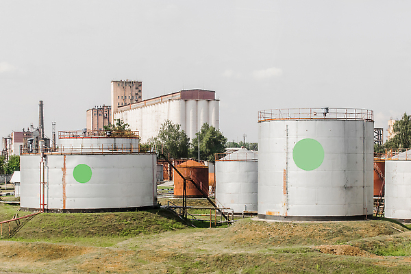 포토 JPG 해외이미지 식물 산업 백그라운드 비즈니스 건축양식 공장 하늘 굴뚝 사람없음 경제 파란색 환경 탑 상점 금속 힘 장비 에너지 흰색 액체 오염 역 제조 기름 휘발유 석유 큼 컨테이너 파이프 탱크 연료 가스 수납 포트 공학 디젤 철강 터미널 파이프라인 화학물질 해외202310 해외포토 건축물 교육 건축 음식 컬러 공업 교통시설 재질 화학 크기 파이프_관 파일형식