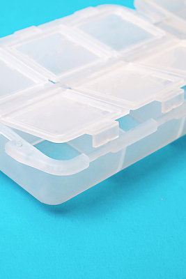 포토 JPG 해외이미지 산업 과학 백그라운드 건강 사람없음 치료 세로 파란색 상자 알약 약 의사 흰색 일주일 질병 컨테이너 플라스틱 약국 처방 조제 7 돌봄 복용 많음 비어있는 해외202310 해외포토 컬러 컨셉 의학 모션 재질 숫자 의료진 만들기 파일형식