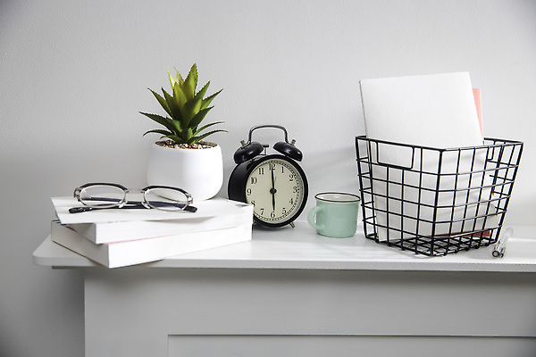 포토 JPG 해외이미지 디자인 교육 종이 안경 커피 시계 백그라운드 컨셉 텍스트 교실 학교 탁자 직장 사람없음 내부 책 컵 초록색 스터디 사무실 연필 펜 쌓기 공책 머그컵 자명종 시간 가르침 작업실 차 손목시계 책상 대학교 벽난로 공포 거짓 초보 스타일 힙스터 해외202310 해외포토 식기 잡화 패션 음료 컬러 가구 회사 비즈니스 장신구 모션 문구용품 학용품 학습 필기구 알람 파일형식