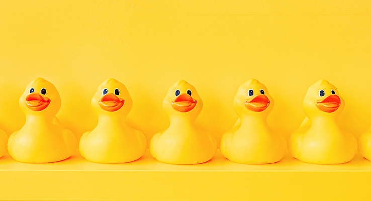 포토 JPG 해외이미지 캐릭터 디자인 선 백그라운드 컨셉 패턴 회사 통신 협력 선반 오리 함께함 사람없음 장식 세트 장난감 노란색 목욕 욕실 그룹 오브젝트 준비 심플 일렬 정리 커뮤니티 질서 동맹 고립 노란배경 시너지 줄서기 많음 미니멀리스트 미니멀 해외202310 해외포토 컬러 가구 무늬 비즈니스 모션 조류 청결 예절 파일형식