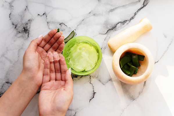 포토 JPG 해외이미지 식물 손 여자 얼굴 백그라운드 컨셉 잎 신체 자연 탁자 건강 사람없음 치료 초록색 뷰티 약 스파 주스 화장품 신선 상품 정상 컨테이너 허브 피부 크림 피부관리 유기농 대리석 위치 로션 내추럴 돌봄 수분크림 알로에 위생관리 추출 해외202310 해외포토 웰빙 산업 음료 컬러 가구 재료 의학 모션 관리 사람 신체부위 생태계 파일형식