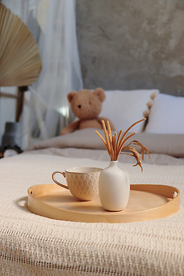 포토 JPG 해외이미지 라이프스타일 커피 음료 음식 백그라운드 호텔 아침 휴식 주택 실내 사람없음 내부 장식 컵 갈색 침실 방 머그컵 침대 아침식사 담요 리빙 해외202310 해외포토 주간 식기 컬러 가구 컨셉 숙소 건물 생활 식사 파일형식